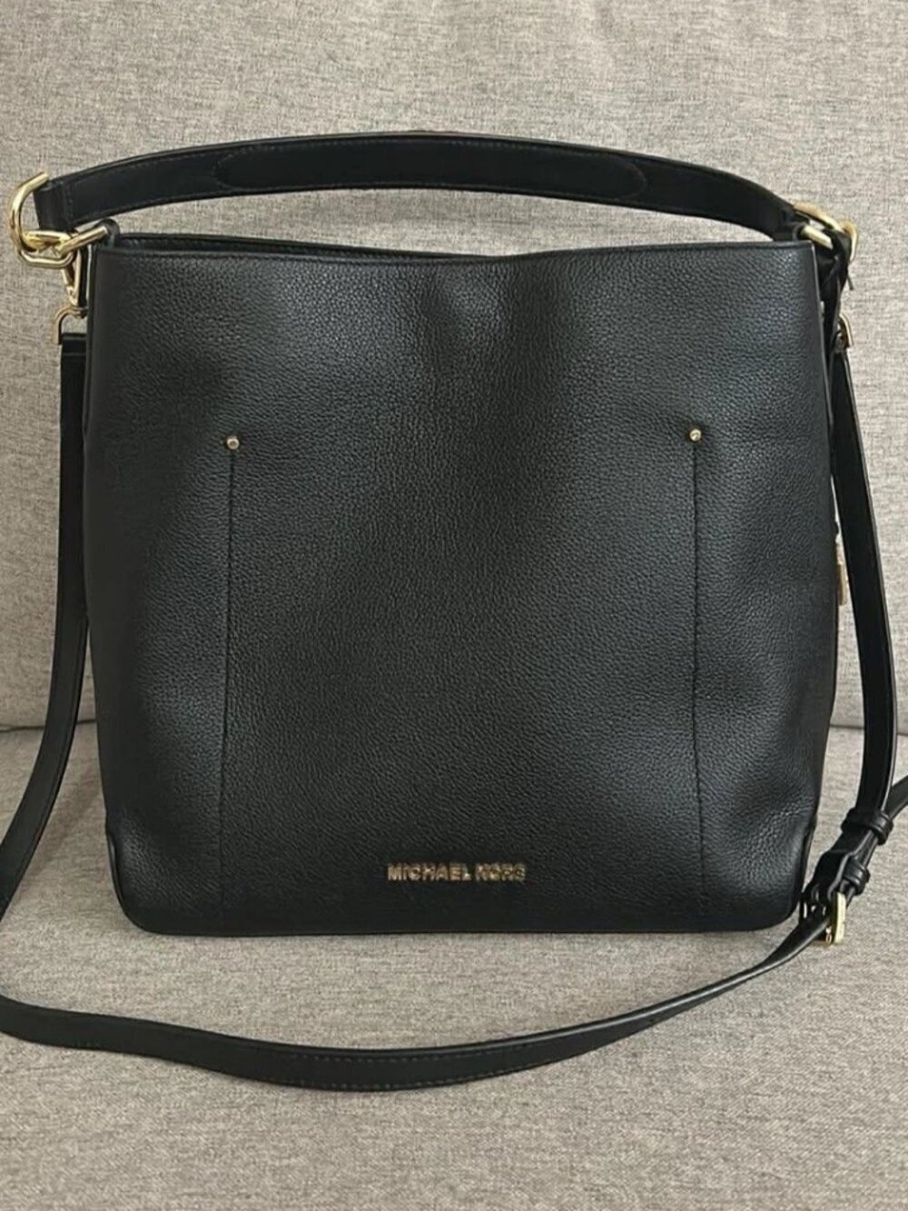 Michael Kors Black Hayes Leather Bucket Shoulder / Crossbody Bag